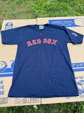 Boston Red Sox Nike Men's Medium T-Shirt EUC MLB Fenway